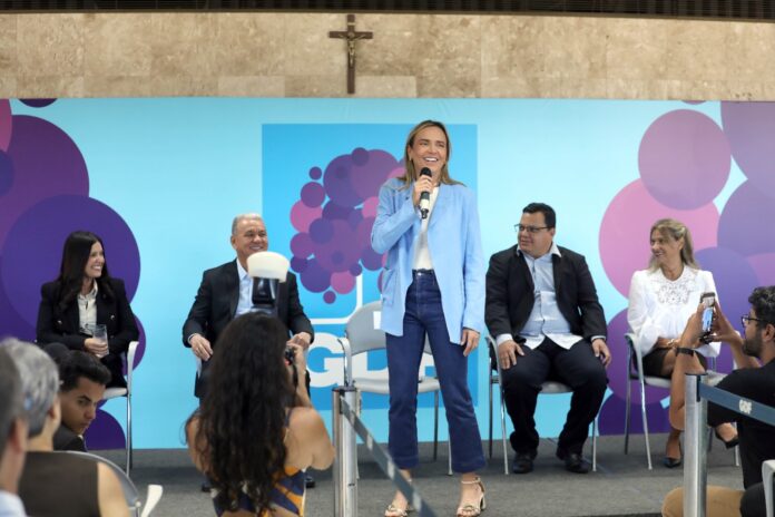 df-amplia-formacao-tecnologica-e-direciona-jovens-para-nova-economia-digital