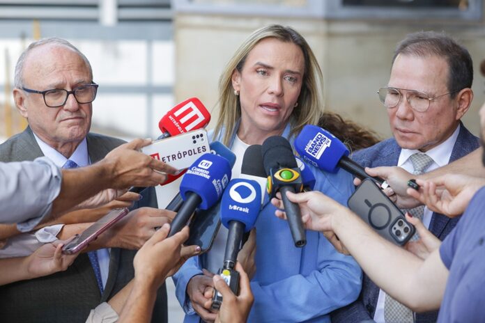 apos-reuniao-com-banco-central,-governadora-celina-leao-destaca-que-brb-tem-solucao-tecnica-para-momento-atual