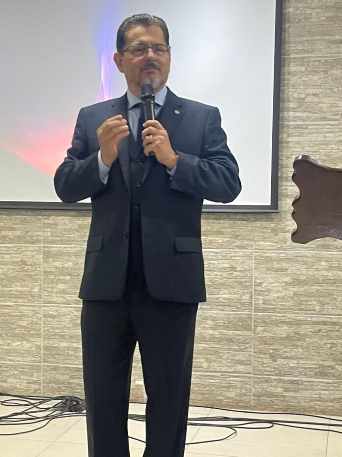 pre-candidato-a-deputado-federal,-jornalista-donny-silva-repudia-ataques-contra-celina-leao