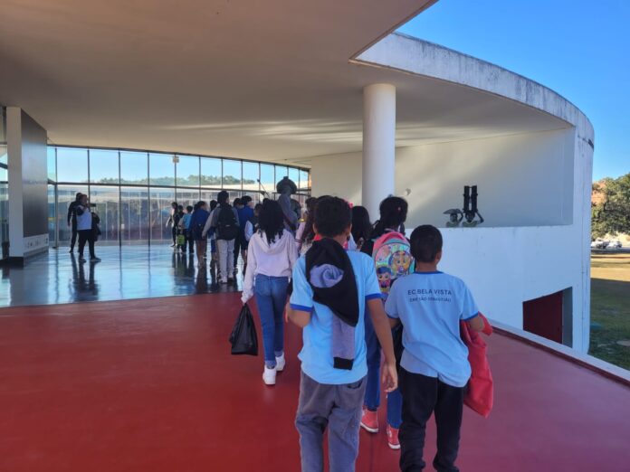 projeto-turismo-mais-brasilia-ja-apresentou-roteiros-culturais-e-historicos-no-df-a-mais-de-13-mil-estudantes-da-rede-publica