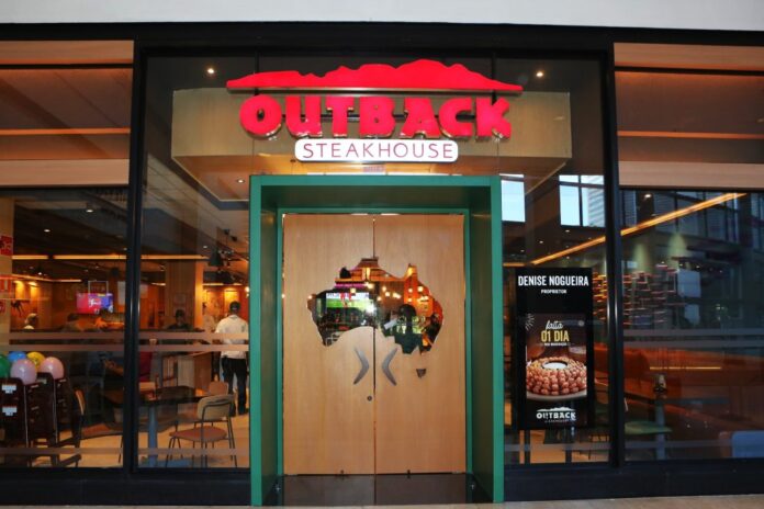 outback-expande-presenca-em-curitiba-com-inauguracao-de-unidade-no-shopping-palladium