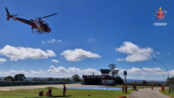 bombeiros-do-df-intensificam-treinos-aereos-com-simulacoes-de-resgate-em-areas-de-dificil-acesso