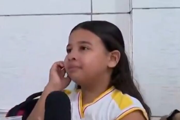 menina-de-9-anos-chora-ao-falar-sobre-dia-das-maes-ao-vivo-e-viraliza