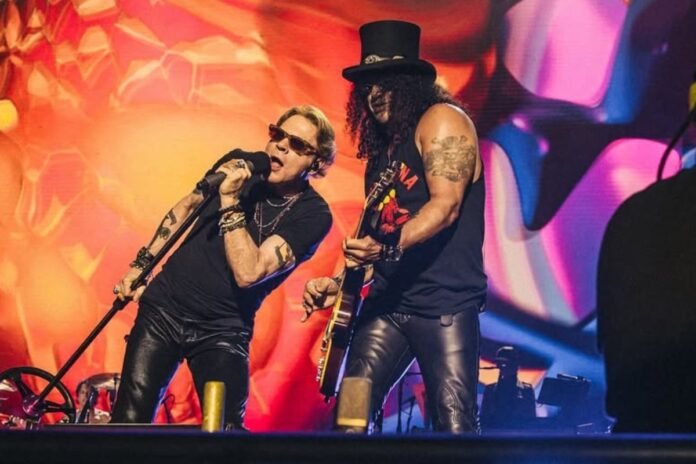 axl-rose-viraliza-ao-agradecer-fas-em-portugues-durante-show-nos-eua.-veja-o-video