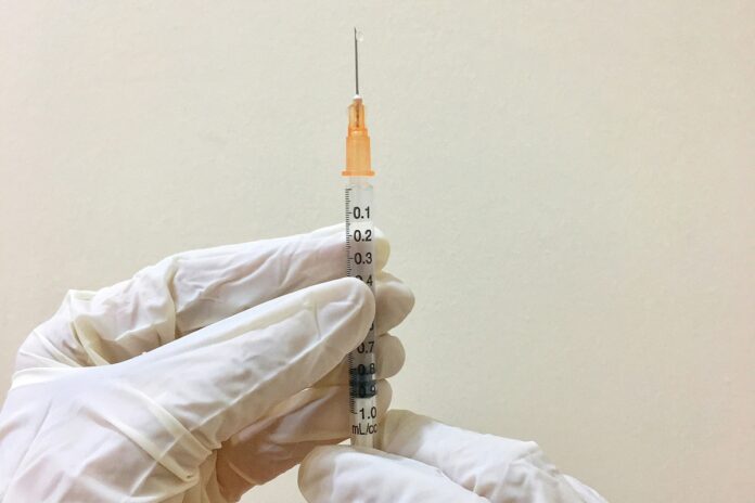 vacinacao-domiciliar:-veja-3-beneficios-que-fazem-a-pratica-crescer
