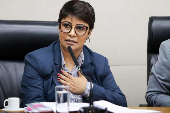 enfermeira-comanda-o-igesdf