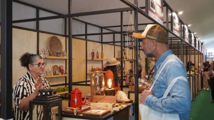 feira-rural-da-emater-df-reune-sabores,-artesanato-e-negocios-na-agrobrasilia-2026