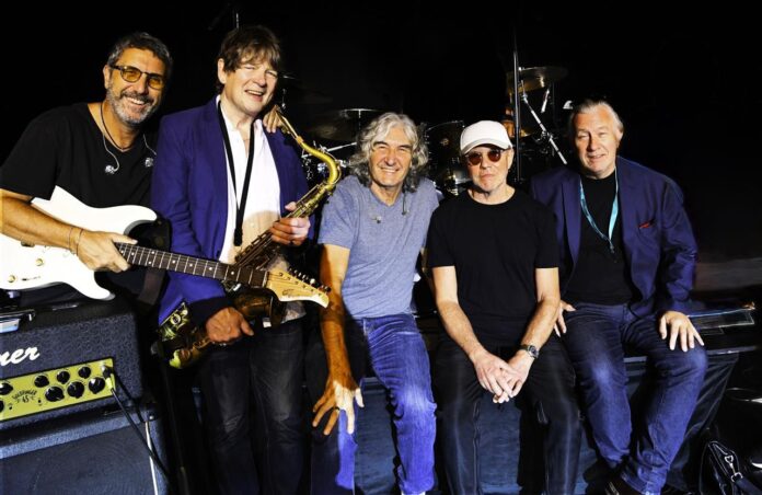 dire-straits-legacy-retorna-a-brasilia-com-classicos-que-marcaram-geracoes