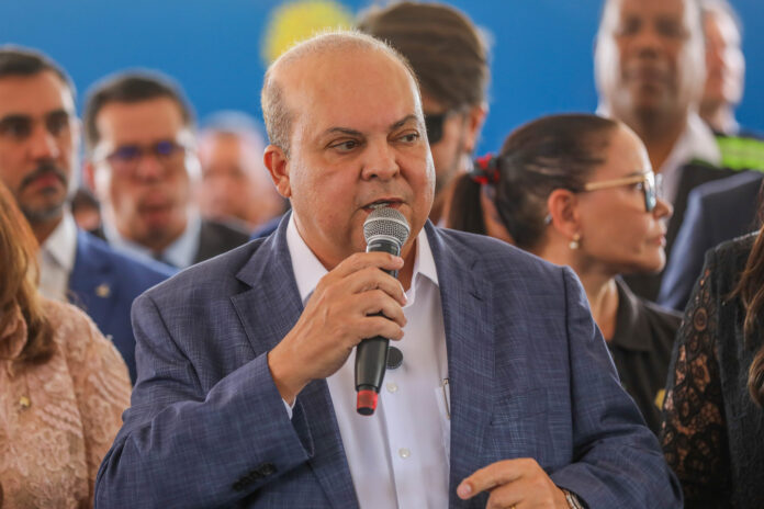 apos-repercussao-negativa,-ibaneis-baixa-o-tom-e-volta-declarar-apoio-a-reeleicao-de-celina