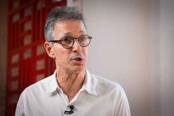 zema-critica-relacao-com-“banqueiro-bandido”-e-manda-indireta-a-flavio