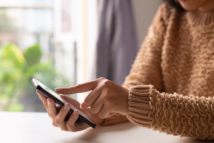 ver-so-cinco-posts-ja-pode-moldar-opiniao-nas-redes,-mostra-estudo