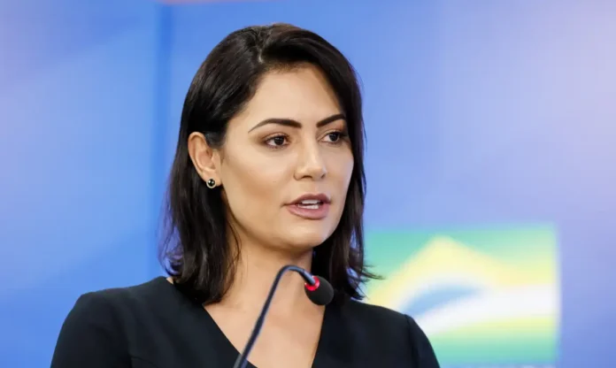michelle-bolsonaro-visita-celina-leao-no-hospital-santa-lucia