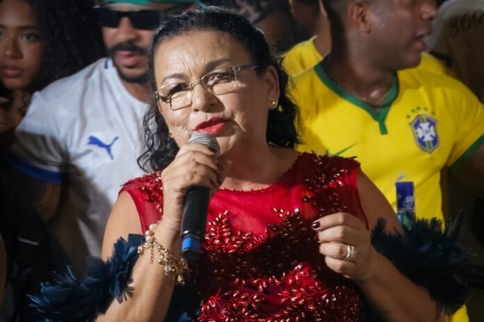 como-mainha-do-brega-largou-a-costura-e-virou-fenomeno-da-musica-romantica