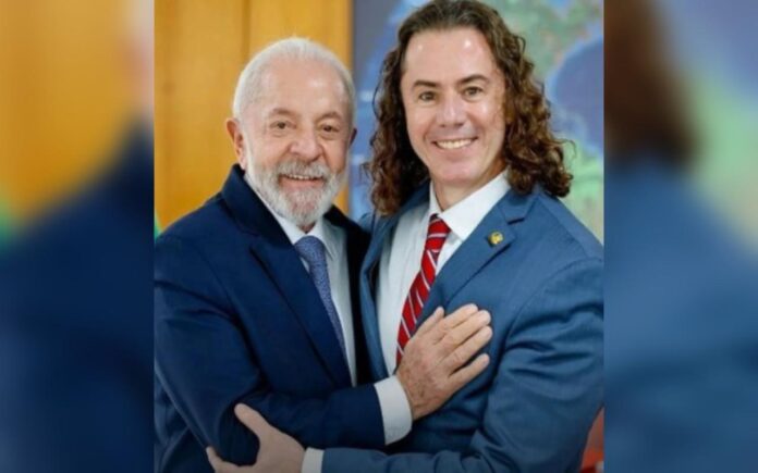 lula-pede-reeleicao-de-veneziano,-rival-do-pai-de-hugo-motta-ao-senado