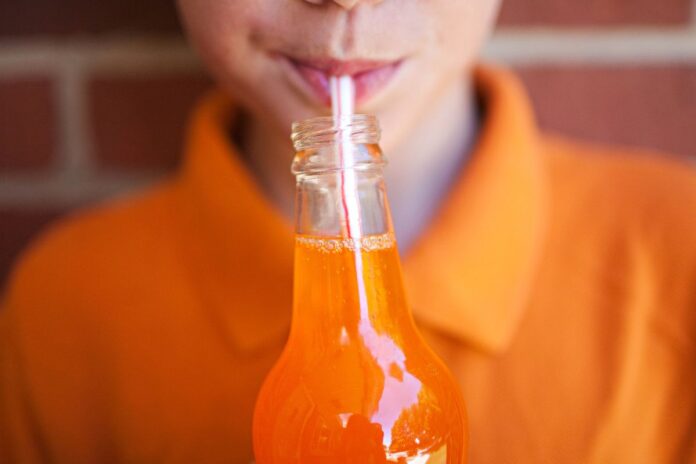 criancas-que-tomam-refri-e-suco-tem-mais-chance-de-ter-pressao-alta