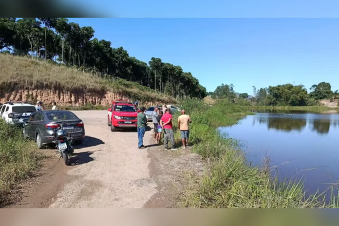 es:-motorista-morre-afogado-ao-buscar-ajuda-apos-carro-cair-em-represa