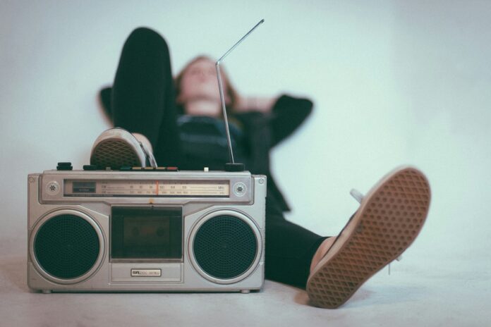 mascar-chiclete-pode-ajudar-a-tirar-musica-grudenta-da-cabeca