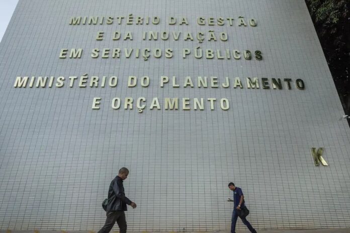 governo-autoriza-concursos-da-receita-e-do-banco-central-com-316-vagas