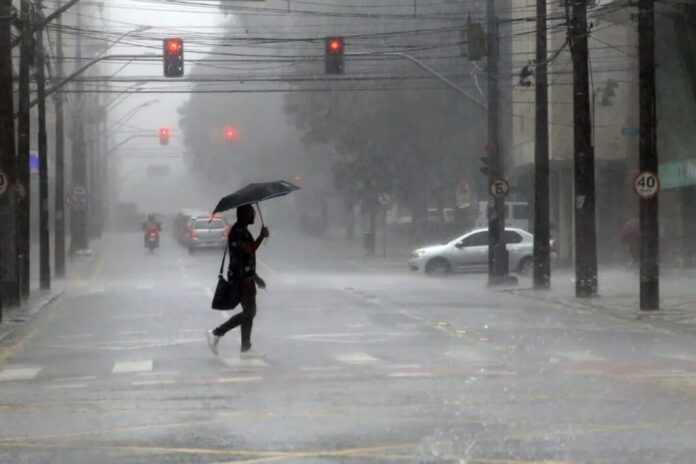 clima:-pais-enfrenta-onda-de-frio,-chuvas-e-baixa-umidade-nesta-2a