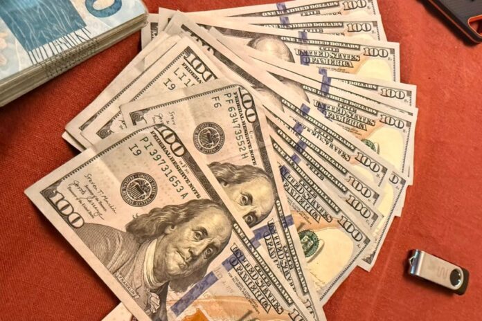dolar-e-bolsa-abrem-dia-em-alta,-puxados-por-crise-no-oriente-medio