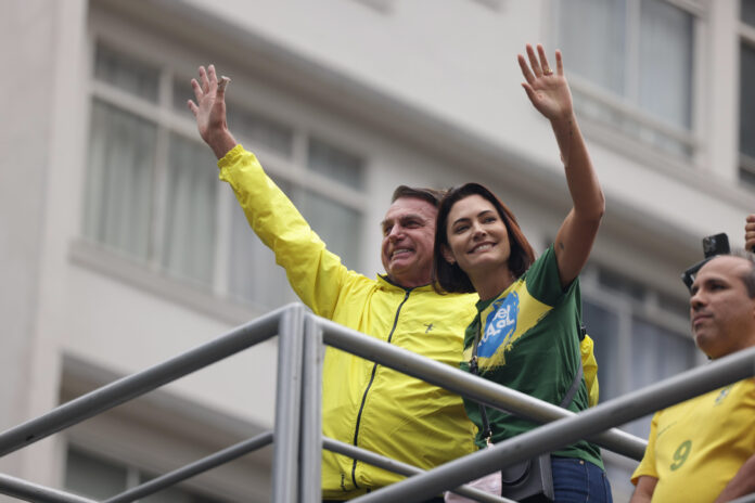 bolsonaro-apoia-candidatura-de-michelle-em-meio-a-briga-com-flavio