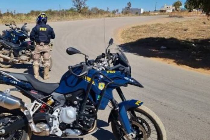 homem-tenta-furtar-moto-da-prf-para-“farmar-aura”-e-acaba-preso