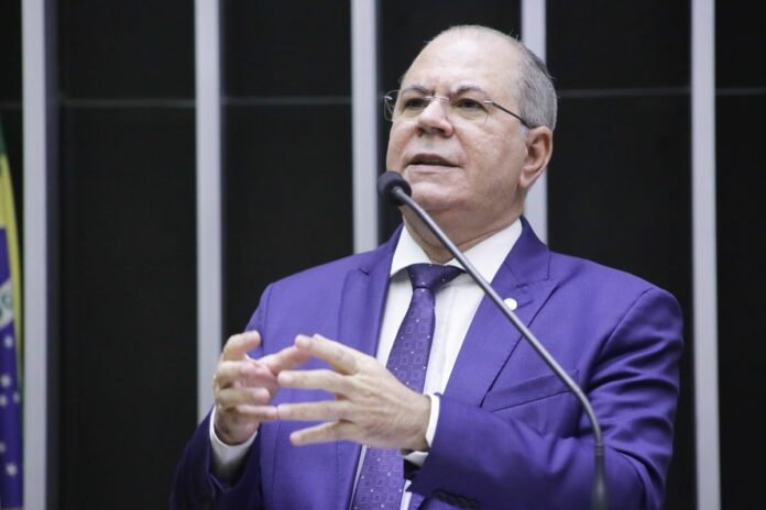 aviao-com-deputado-hildo-rocha-faz-pouso-de-emergencia-no-maranhao
