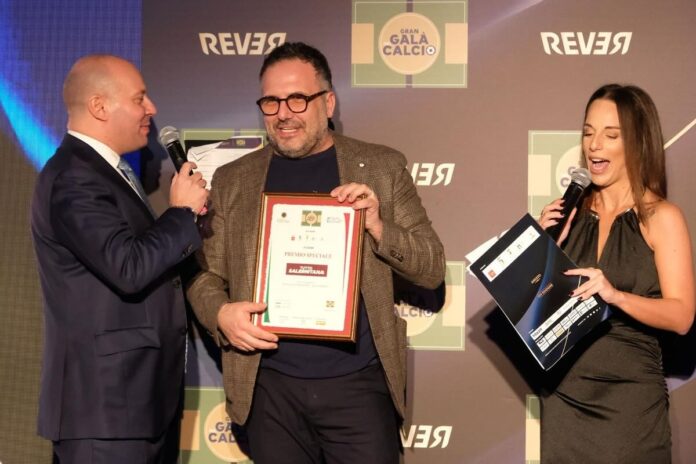 jornalista-esportivo-recebeu-premio-antes-de-ser-morto-e-carbonizado