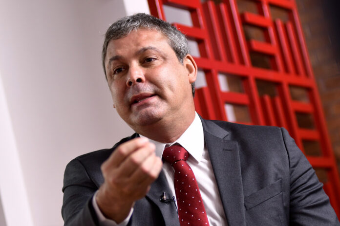 lindbergh-critica-convencao-de-flavio:-“completamente-fracassada”