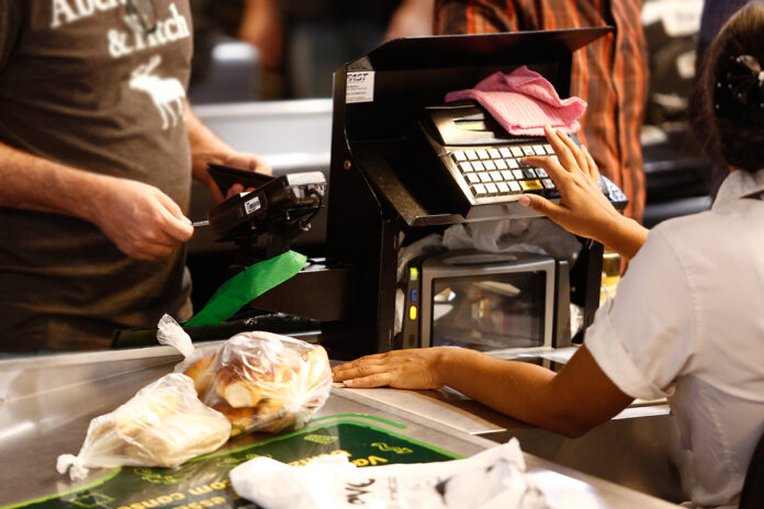 ibge:-comercio-formal-ocupou-10,6-milhoes-em-2024