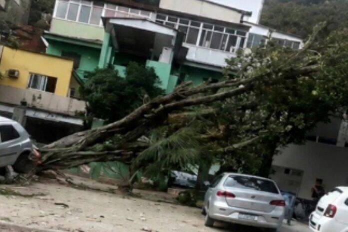 frente-de-rajada:-fenomeno-explica-ventania-de-120-km/h-no-rj-e-em-sp