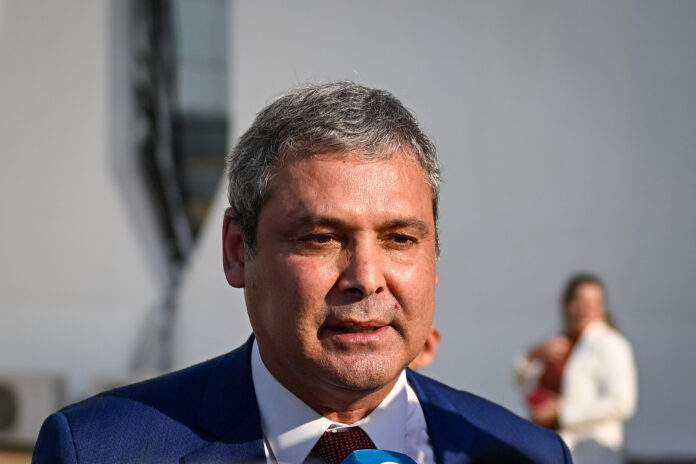 dino-da-10-dias-para-lindbergh-explicar-emendas-executadas-pela-conab