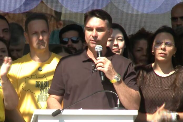 flavio-critica-contas-de-lula-e-promete-brasil-entre-as-7-maiores-economias