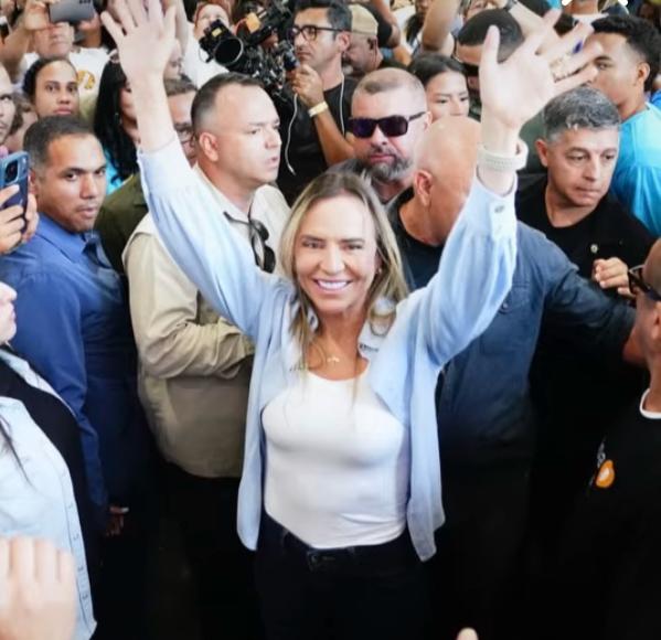 celina-leao-chega-ao-primeiro-debate-como-favorita-na-corrida-pelo-buriti
