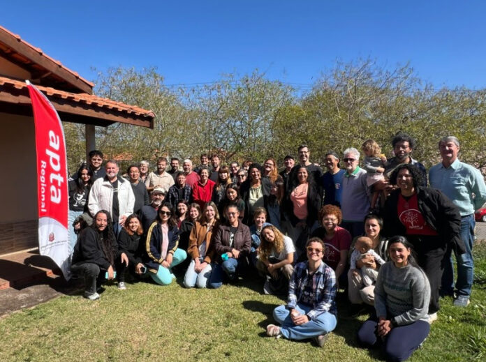 apta-regional-aproxima-pesquisa,-formacao-e-sustentabilidade-com-principios-da-agricultura-biodinamica-de-uvas