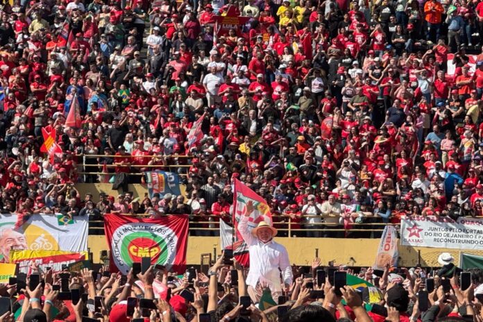 em-1o-ato,-lula-ataca-a-direita,-defende-terras-raras-e-fala-em-eleger-maioria-no-congresso