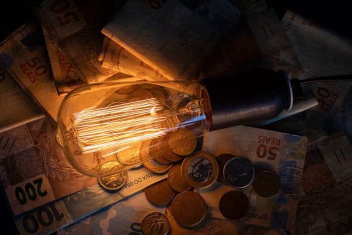 mudanca-no-fornecimento-de-energia-eletrica-pode-baixar-valor-da-conta