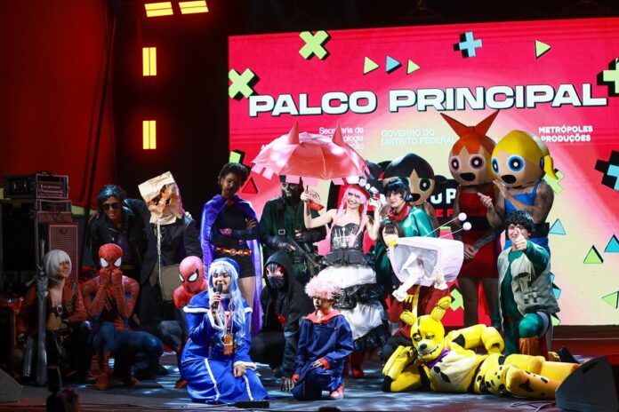 criatividade-e-papelao:-veja-como-foi-o-concurso-lowcostplay-do-metropoles-game-festival