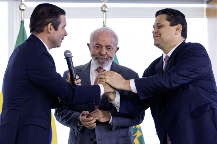 de-6×1-a-seguranca:-lula-tratara-de-4-temas-com-motta-e-alcolumbre-nesta-4a