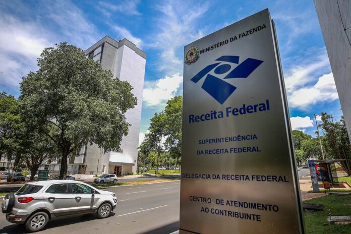 ir-de-dividendos-soma-r$-3,1-bilhoes-ate-julho,-longe-da-meta-para-2026