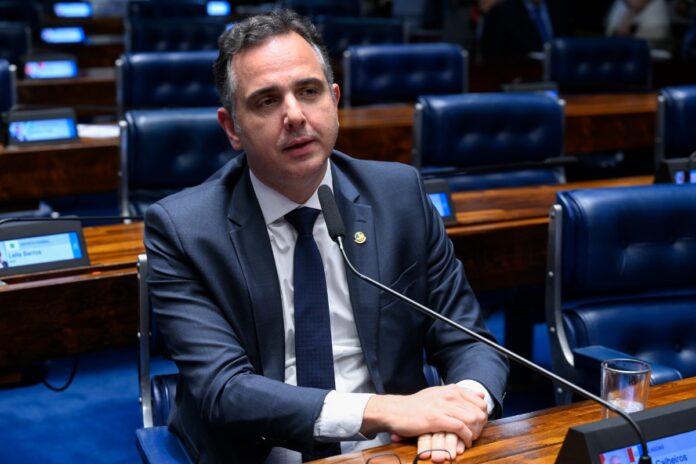 aliados-de-pacheco-esperam-votacao-de-seu-nome-para-o-tcu-na-quarta-(2/9)