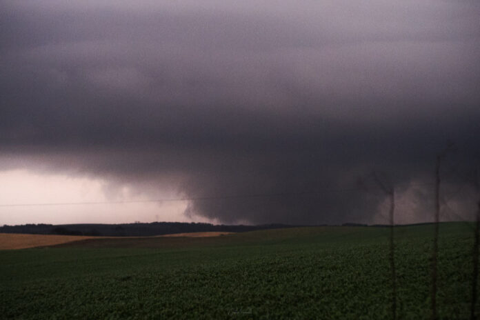 defesa-civil-investiga-possivel-passagem-de-tornado-em-municipio-de-sc