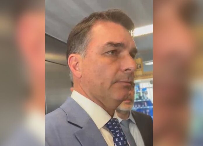 flavio-cita-mensagens-com-vorcaro-e-diz-que-moraes-“tinha-que-renunciar”