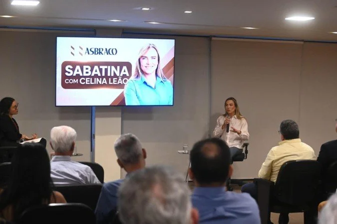 celina-afirma-que-df-ampliou-rede-cicloviaria-em-200-km-desde-que-assumiu-governo