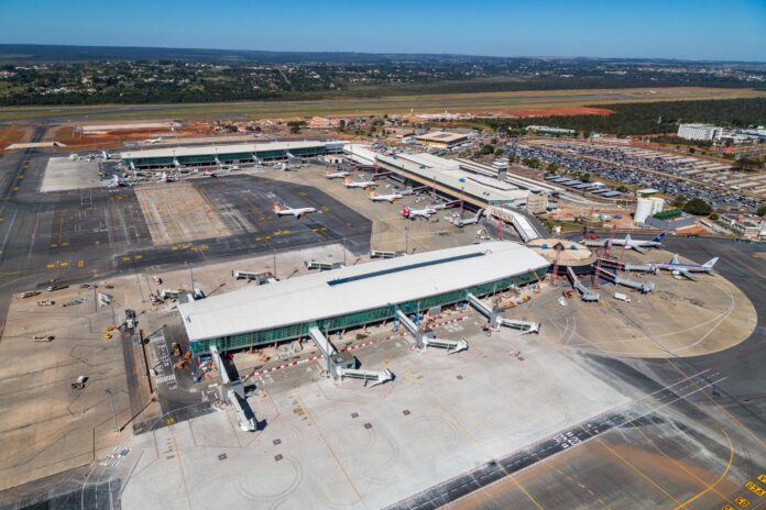 brasilia-air-show-leva-a-alerta-para-passageiros-com-voos-marcados-no-domingo