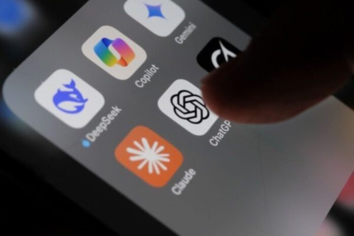 chatgpt,-claude-e-gemini:-usuarios-reclamam-de-instabilidade-em-apps-de-ia