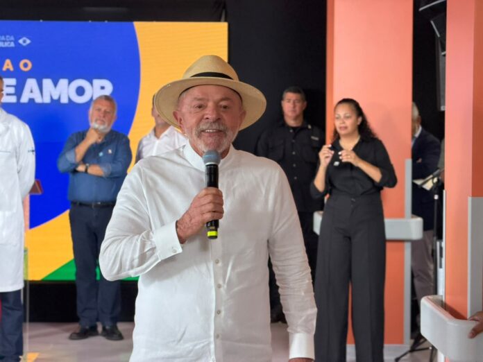 em-barretos,-lula-diz-que-sus-“ressurgiu-das-cinzas”-e-critica-negacionismo