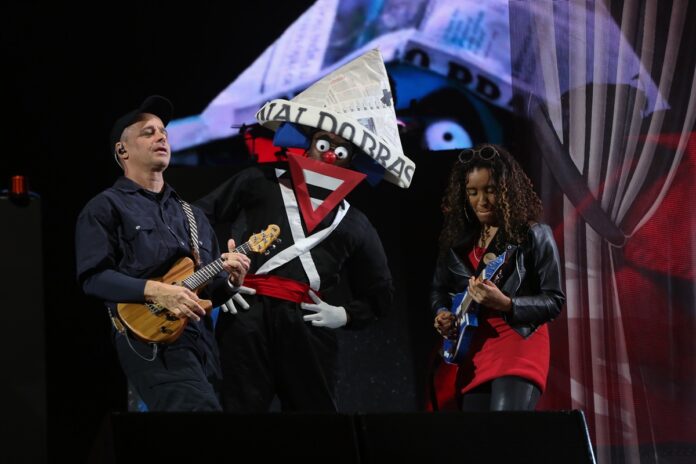 publico-passa-mal-com-spray-lancado-em-show-do-baiana-system-no-rock-in-rio