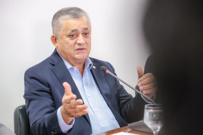 jose-guimaraes-chama-decisao-de-mendonca-de-“descabida”:-“intromissao”