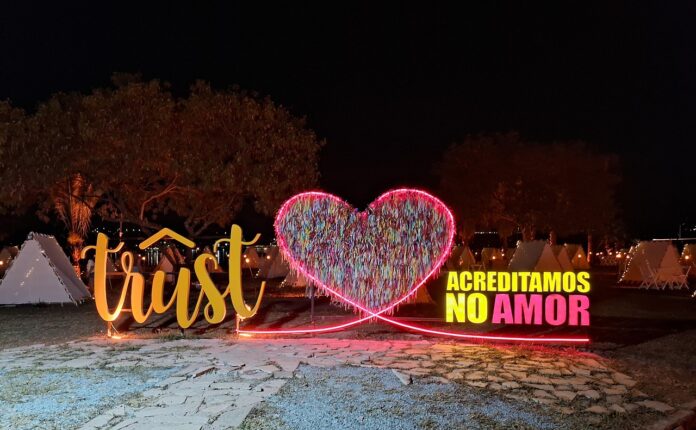 trust-cabanas:-requinte-e-inovacao-a-beira-do-lago-paranoa